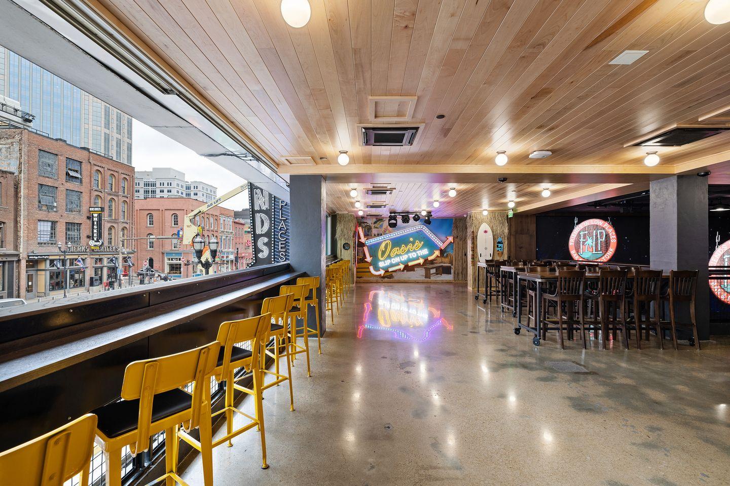 Honky Tonk - 2nd Floor - Photo 4