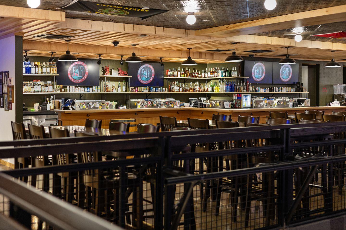 Honky Tonk - 2nd Floor - Photo 9