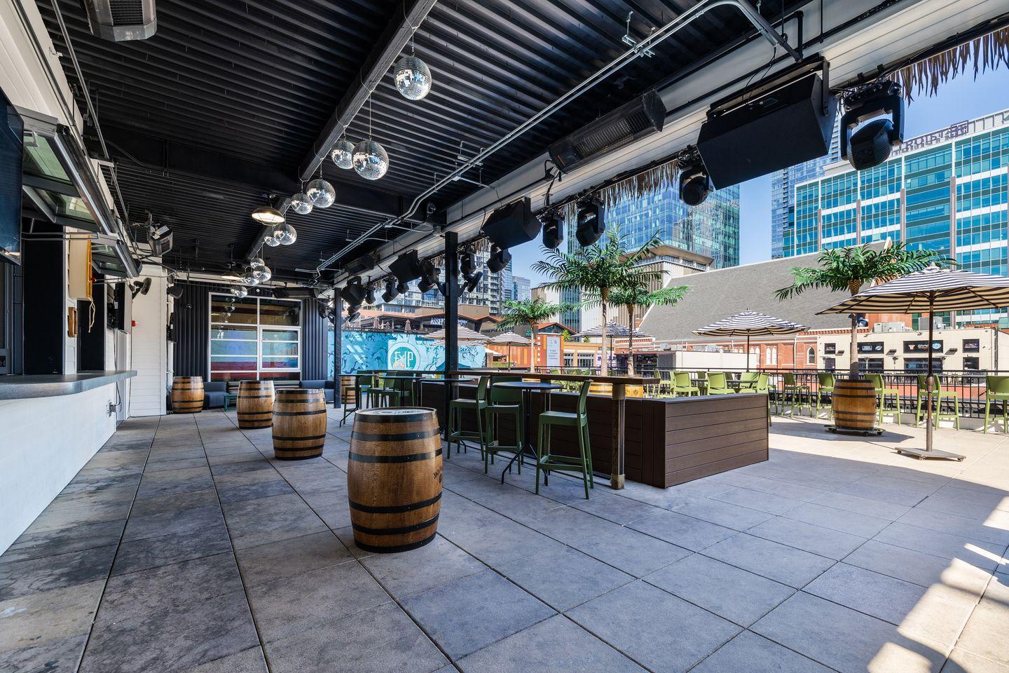 The Oasis - Broadway - Photo 3